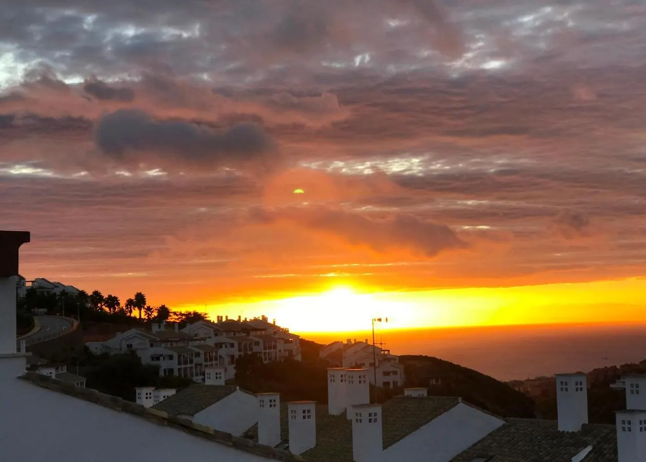 Penthouse Charming Nueva Alcaidesa Apartment